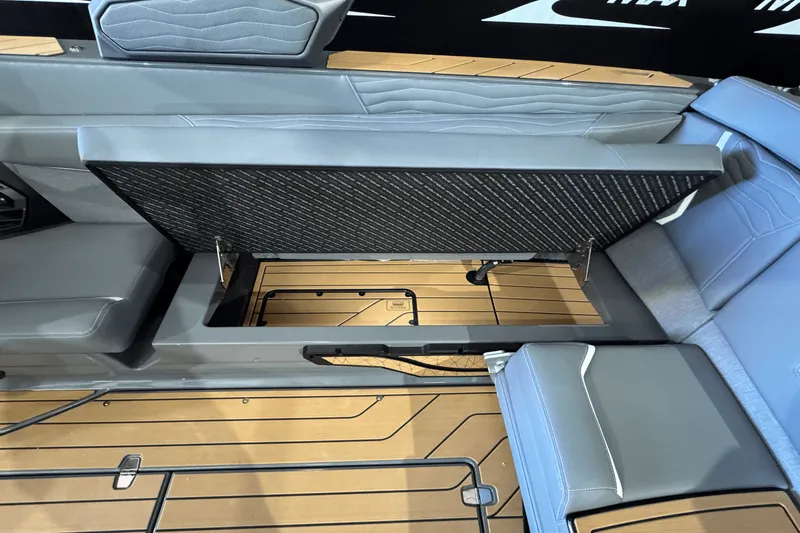 Slide: The Image of Nautique Super Air Nautique G25 2025 - 16