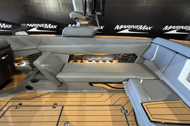 Slide: The Image of Nautique Super Air Nautique G25 2025 - 17