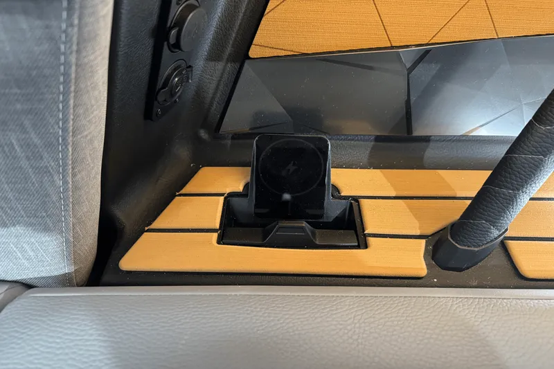 Slide: The Image of Nautique Super Air Nautique G25 2025 - 18