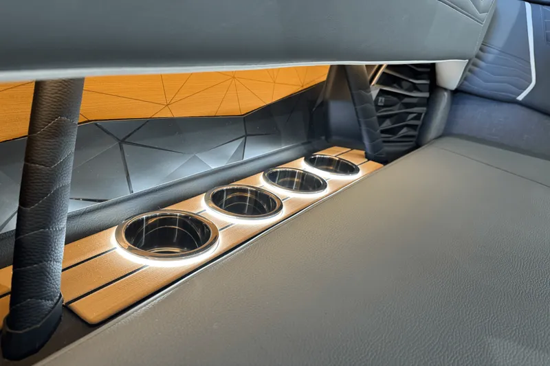 Slide: The Image of Nautique Super Air Nautique G25 2025 - 19