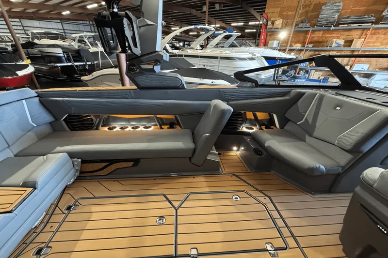 Slide: The Image of Nautique Super Air Nautique G25 2025 - 21