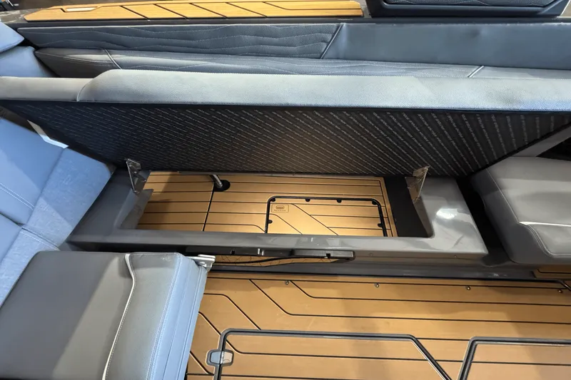 Slide: The Image of Nautique Super Air Nautique G25 2025 - 22