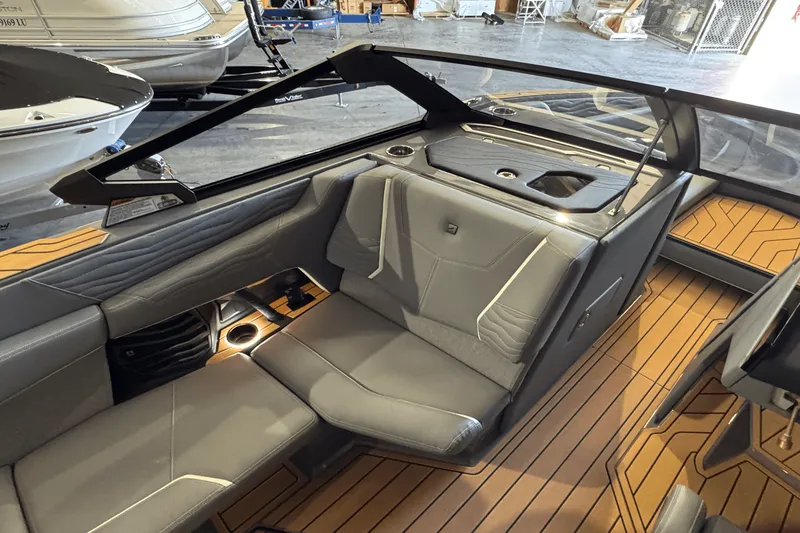 Slide: The Image of Nautique Super Air Nautique G25 2025 - 23