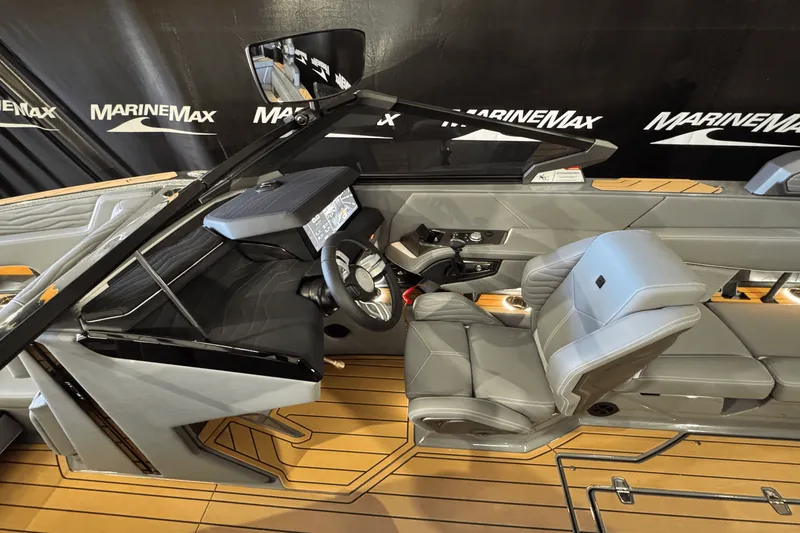 Slide: The Image of Nautique Super Air Nautique G25 2025 - 28