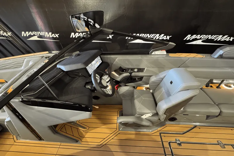 Slide: The Image of Nautique Super Air Nautique G25 2025 - 29