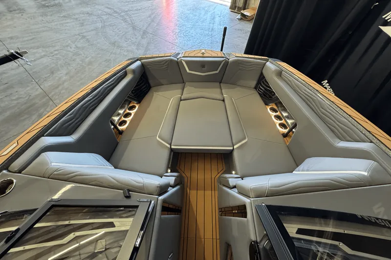 Slide: The Image of Nautique Super Air Nautique G25 2025 - 34