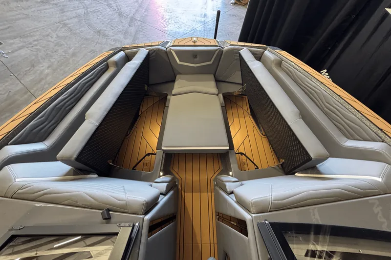 Slide: The Image of Nautique Super Air Nautique G25 2025 - 35