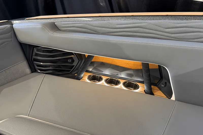 Slide: The Image of Nautique Super Air Nautique G25 2025 - 36