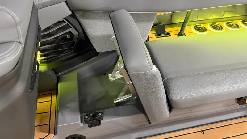 Slide: The Image of Nautique Super Air Nautique G25 2025 - 39