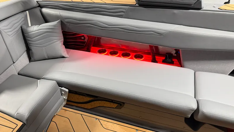 Slide: The Image of Nautique Super Air Nautique G25 2025 - 41