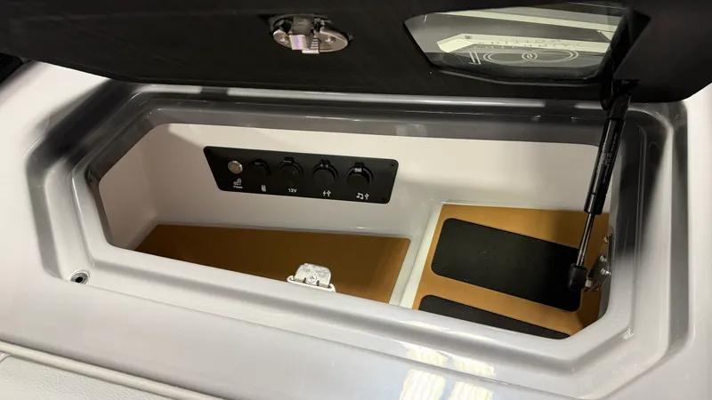 Slide: The Image of Nautique Super Air Nautique G25 2025 - 67