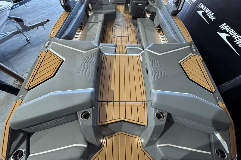 Slide: The Image of Nautique Super Air Nautique G25 2025 - 7