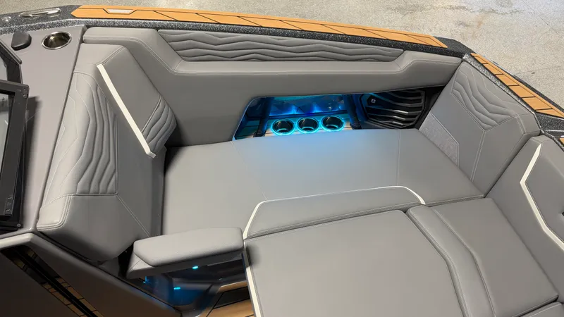 Slide: The Image of Nautique Super Air Nautique G25 2025 - 95