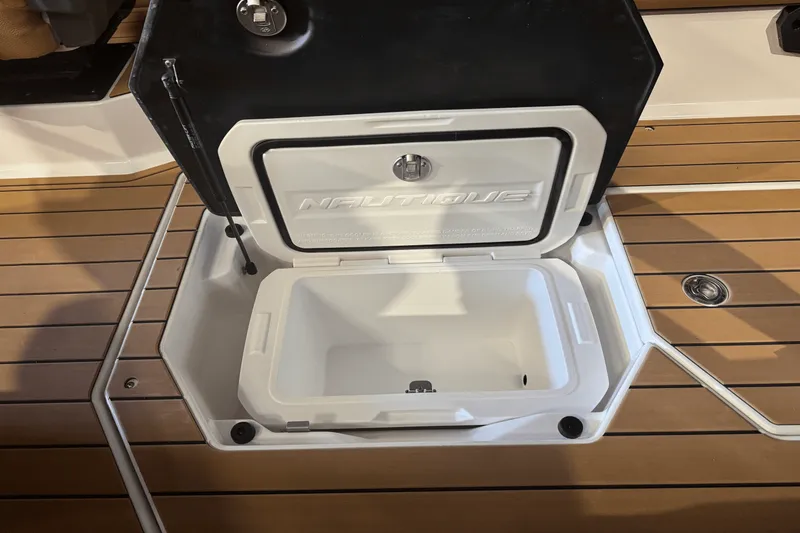 Slide: The Image of Nautique Super Air Nautique G25 2025 - 19