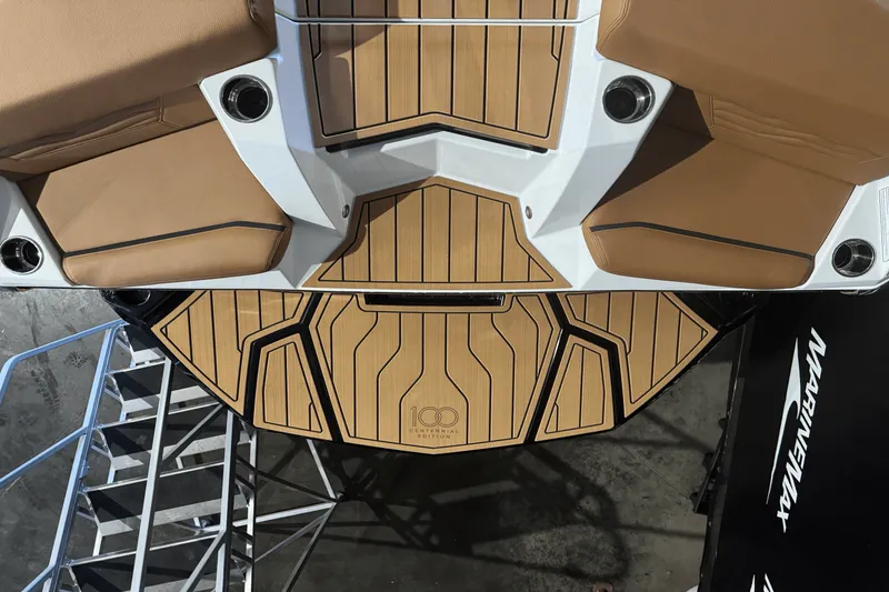 Slide: The Image of Nautique Super Air Nautique G25 2025 - 7