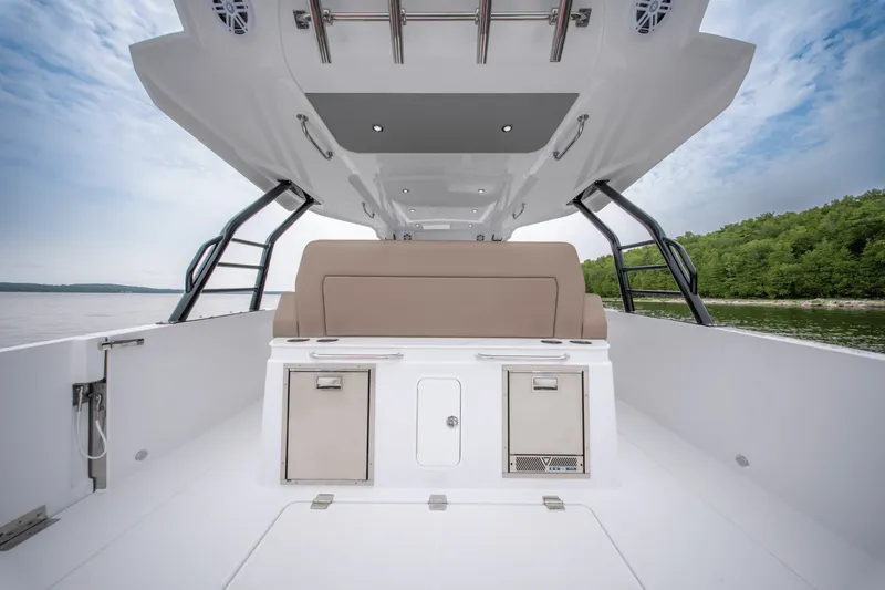 Slide: The Image of Cruisers Yachts 38 VTR 2026 - 11