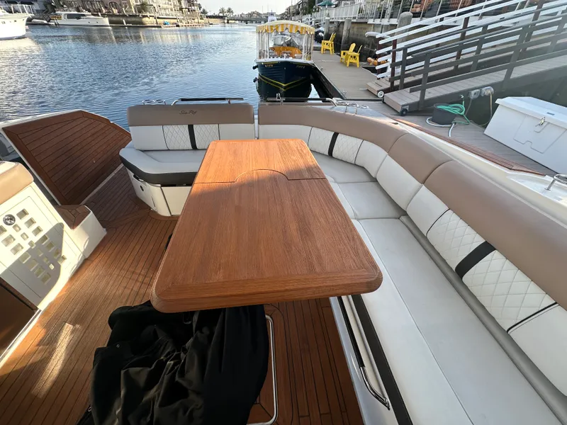 Slide: The Image of Sea Ray 400 SLX 2018 - 10