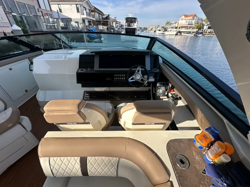 Slide: The Image of Sea Ray 400 SLX 2018 - 21