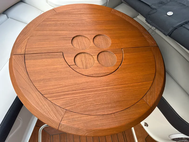 Slide: The Image of Sea Ray 400 SLX 2018 - 6