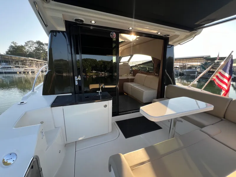 Slide: The Image of Sea Ray 470 SUNDANCER 2016 - 17