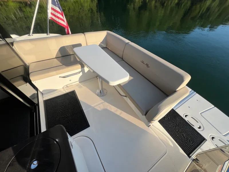 Slide: The Image of Sea Ray 470 SUNDANCER 2016 - 18