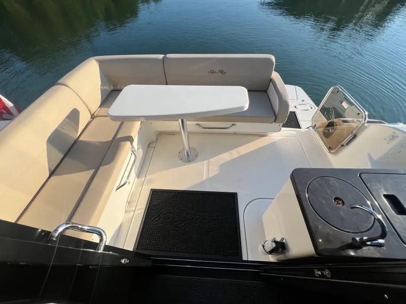 Slide: The Image of Sea Ray 470 SUNDANCER 2016 - 22