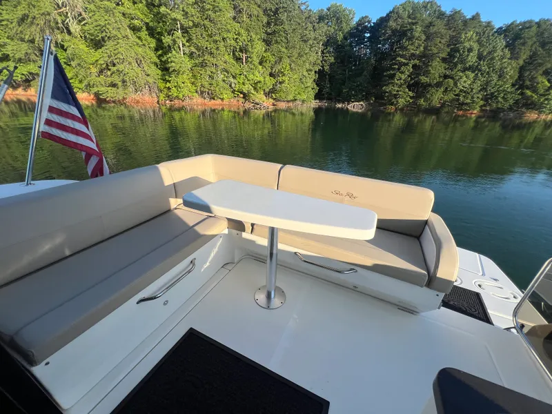 Slide: The Image of Sea Ray 470 SUNDANCER 2016 - 23