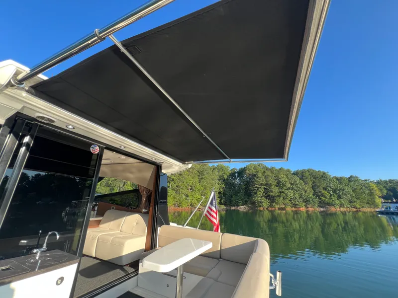 Slide: The Image of Sea Ray 470 SUNDANCER 2016 - 36