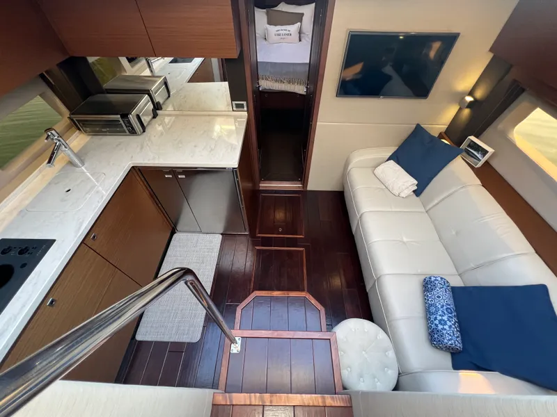 Slide: The Image of Sea Ray 470 SUNDANCER 2016 - 49