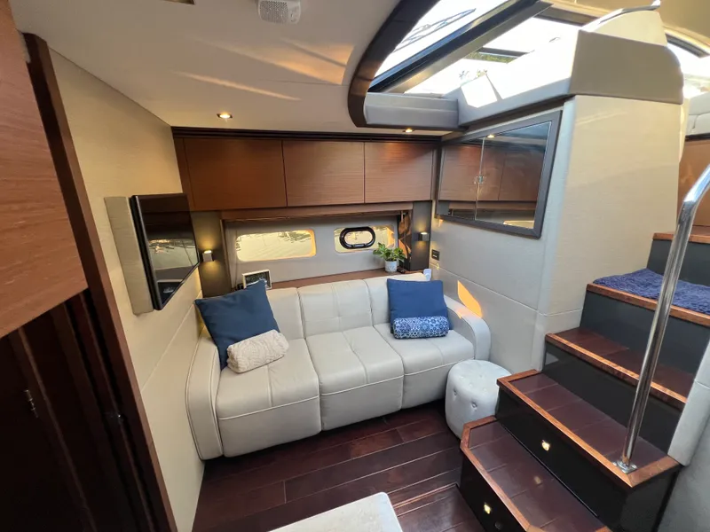 Slide: The Image of Sea Ray 470 SUNDANCER 2016 - 51