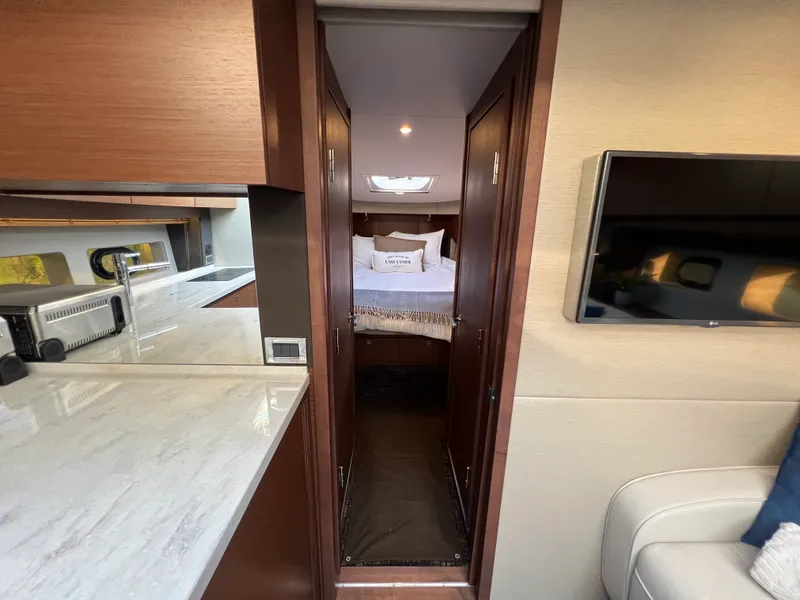 Slide: The Image of Sea Ray 470 SUNDANCER 2016 - 54