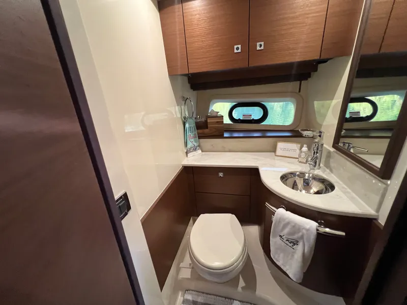 Slide: The Image of Sea Ray 470 SUNDANCER 2016 - 56