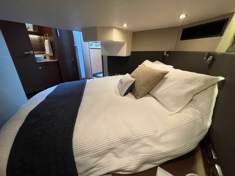 Slide: The Image of Sea Ray 470 SUNDANCER 2016 - 64