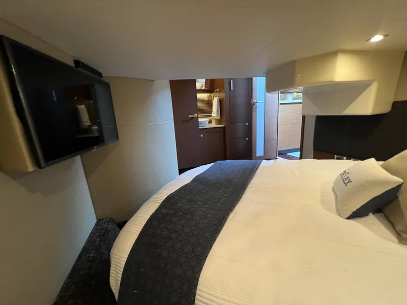 Slide: The Image of Sea Ray 470 SUNDANCER 2016 - 65