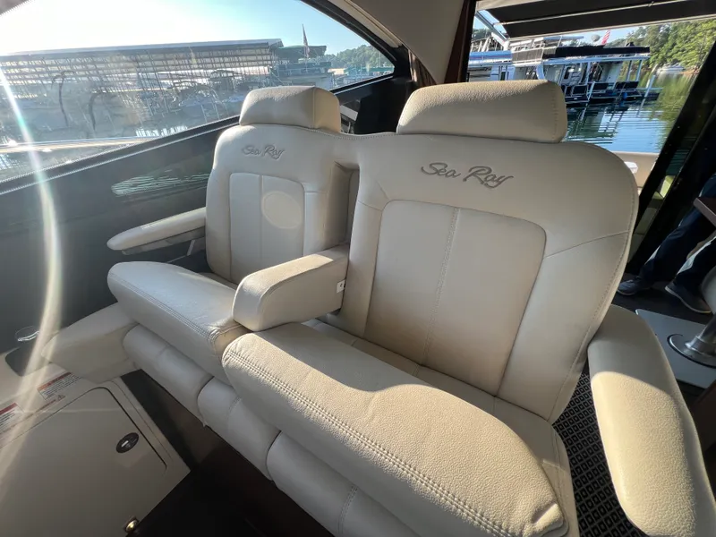 Slide: The Image of Sea Ray 470 SUNDANCER 2016 - 70