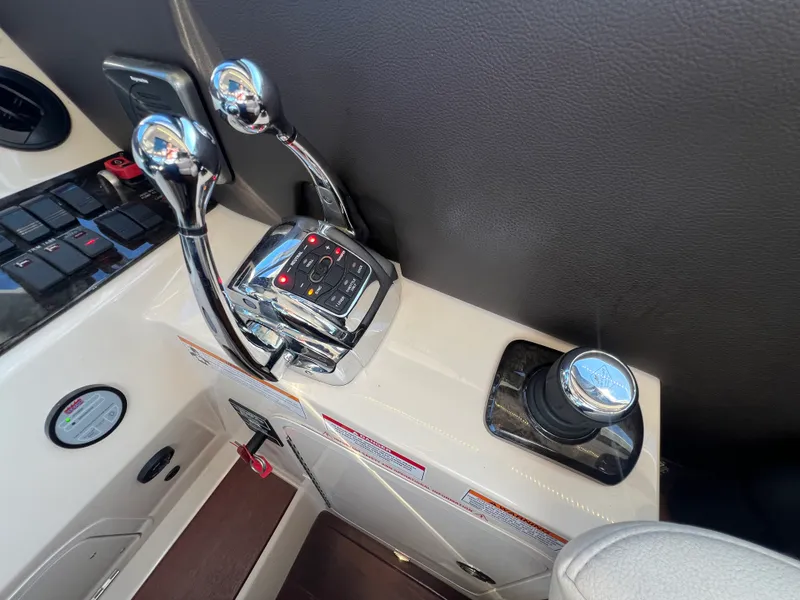 Slide: The Image of Sea Ray 470 SUNDANCER 2016 - 73