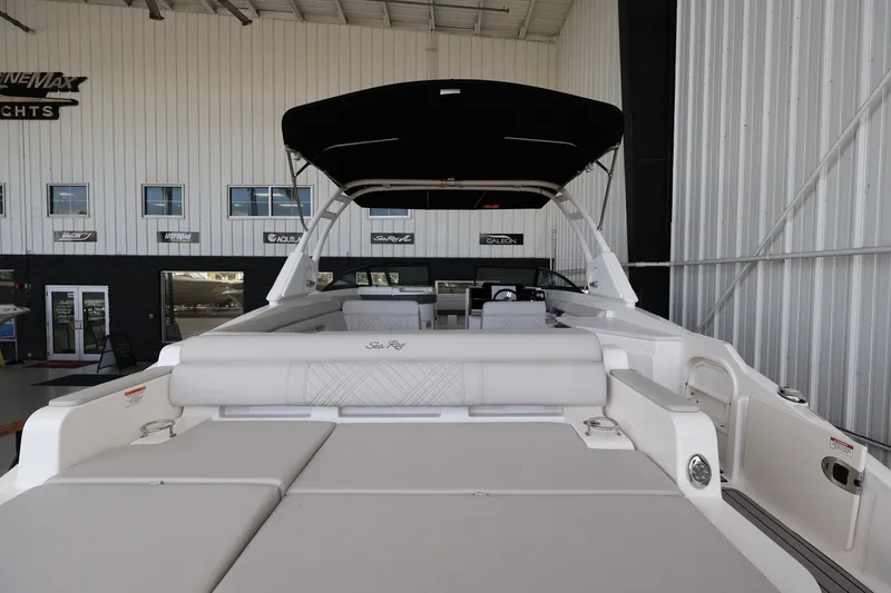 Slide: The Image of Sea Ray SDX 290 Outboard 2026 - 10