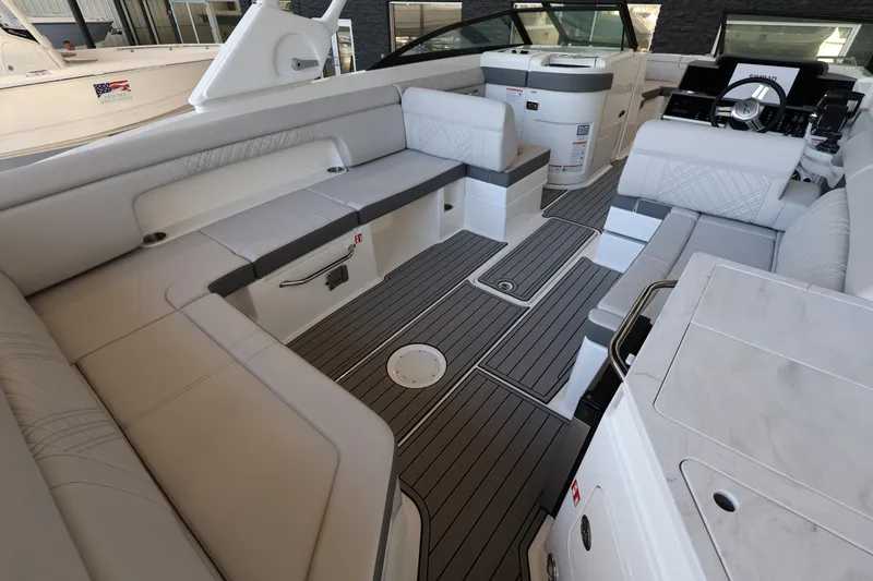 Slide: The Image of Sea Ray SDX 290 Outboard 2026 - 13