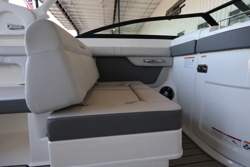 Slide: The Image of Sea Ray SDX 290 Outboard 2026 - 17