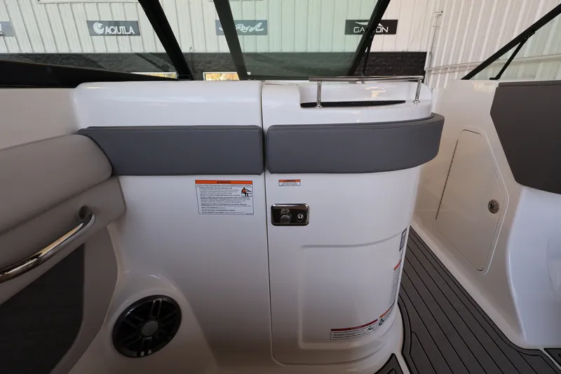 Slide: The Image of Sea Ray SDX 290 Outboard 2026 - 18