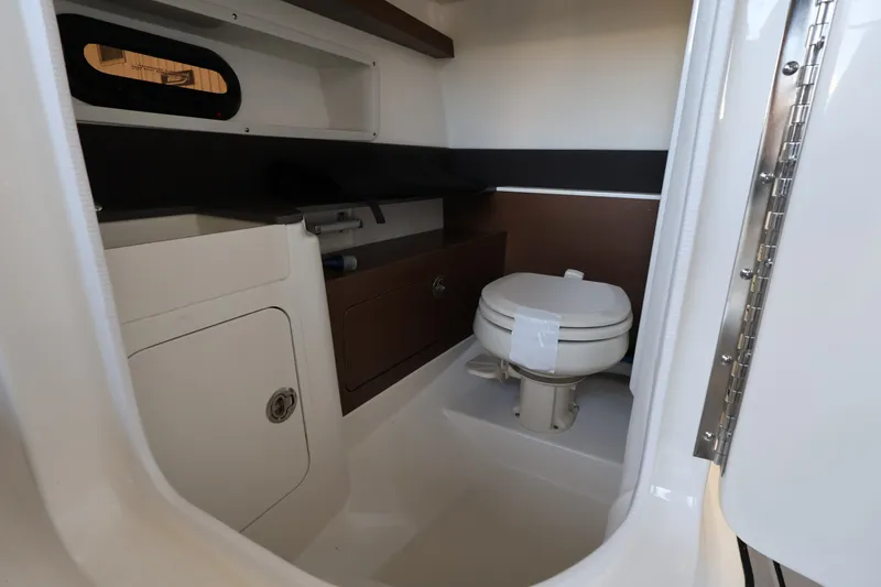 Slide: The Image of Sea Ray SDX 290 Outboard 2026 - 20