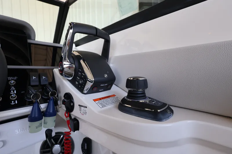 Slide: The Image of Sea Ray SDX 290 Outboard 2026 - 23