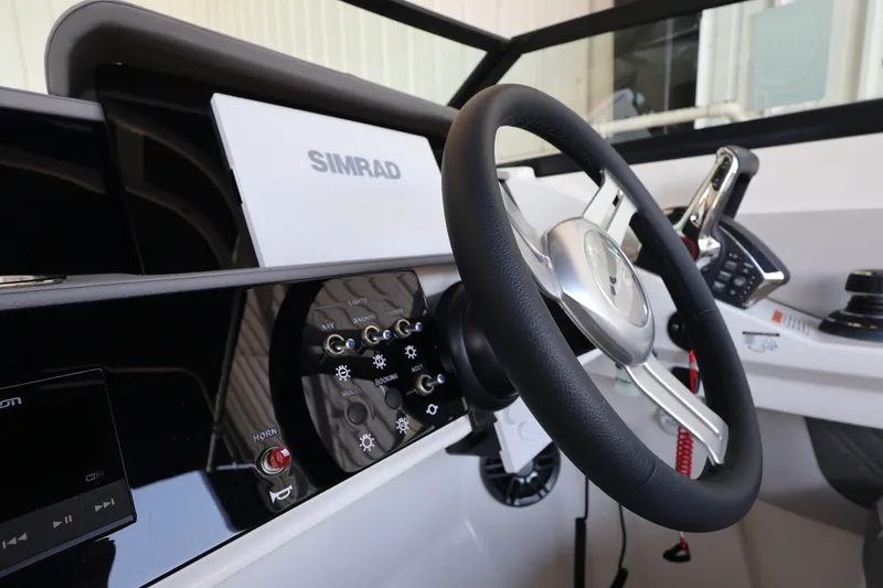 Slide: The Image of Sea Ray SDX 290 Outboard 2026 - 24