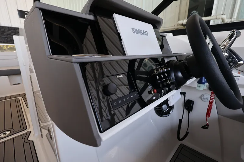 Slide: The Image of Sea Ray SDX 290 Outboard 2026 - 25