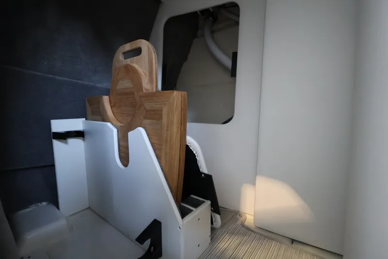 Slide: The Image of Sea Ray SDX 290 Outboard 2026 - 28