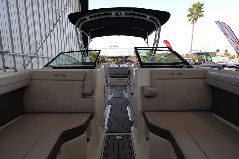 Slide: The Image of Sea Ray SDX 290 Outboard 2026 - 30