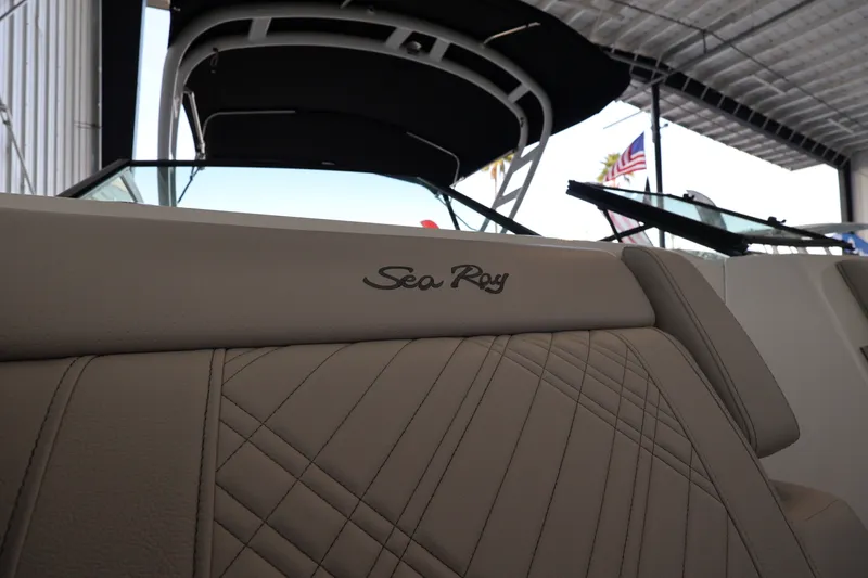 Slide: The Image of Sea Ray SDX 290 Outboard 2026 - 32