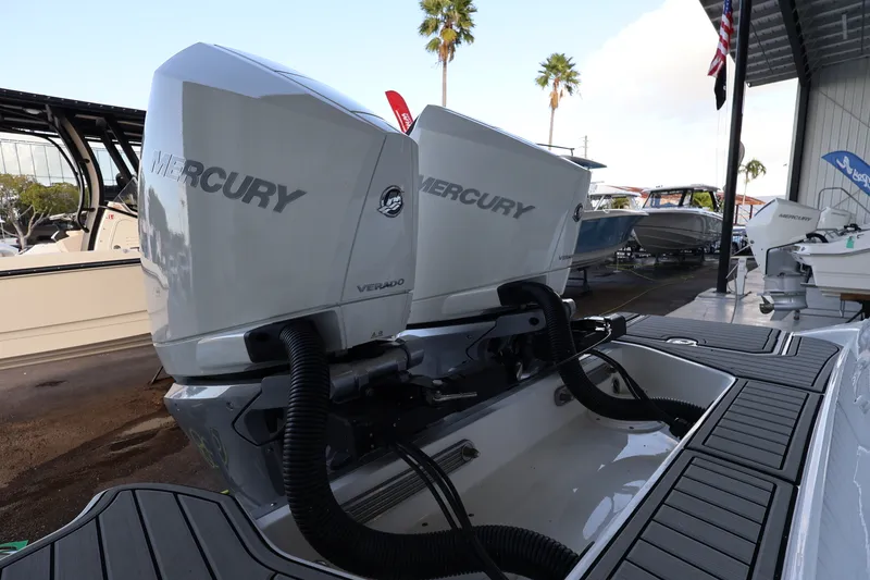 Slide: The Image of Sea Ray SDX 290 Outboard 2026 - 33