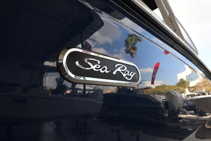 Slide: The Image of Sea Ray SDX 290 Outboard 2026 - 4