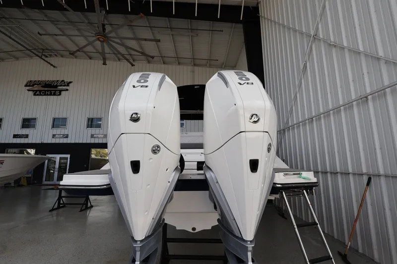 Slide: The Image of Sea Ray SDX 290 Outboard 2026 - 6
